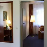 Hotel Haus Kronenthal 3*