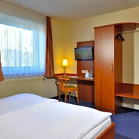 Haus Kronenthal מלון 3*