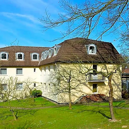 Haus Kronenthal מלון 3*