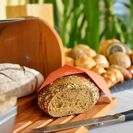 Otel Haus Kronenthal 3*