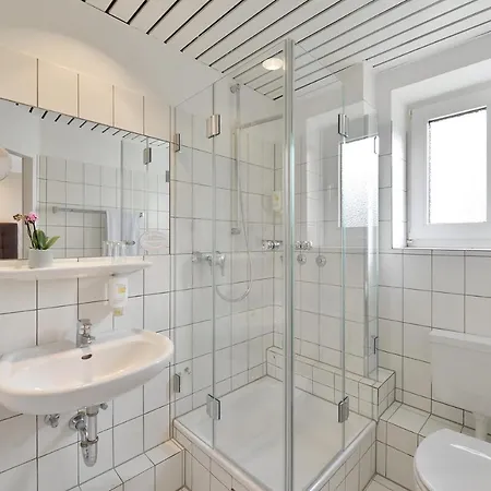 Otel Haus Kronenthal 3*