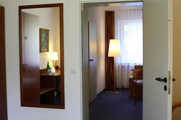 Hotel Haus Kronenthal 3*